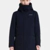 DIDRIKSONS Cajsa Parka – Donkerblauw -Outdoorkledingwinkel dd1 scaled 1