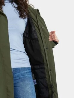 DIDRIKSONS Erika Parka Dames – Groen -Outdoorkledingwinkel didriksons5 1 scaled 1