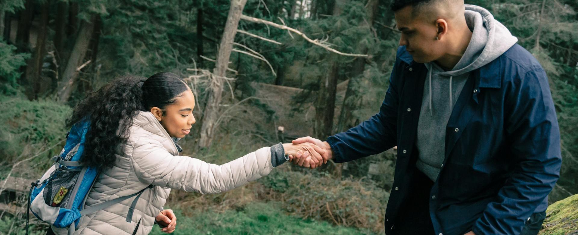 Outdoorkledingwinkel -Outdoorkledingwinkel pexels pnw prod 7625036